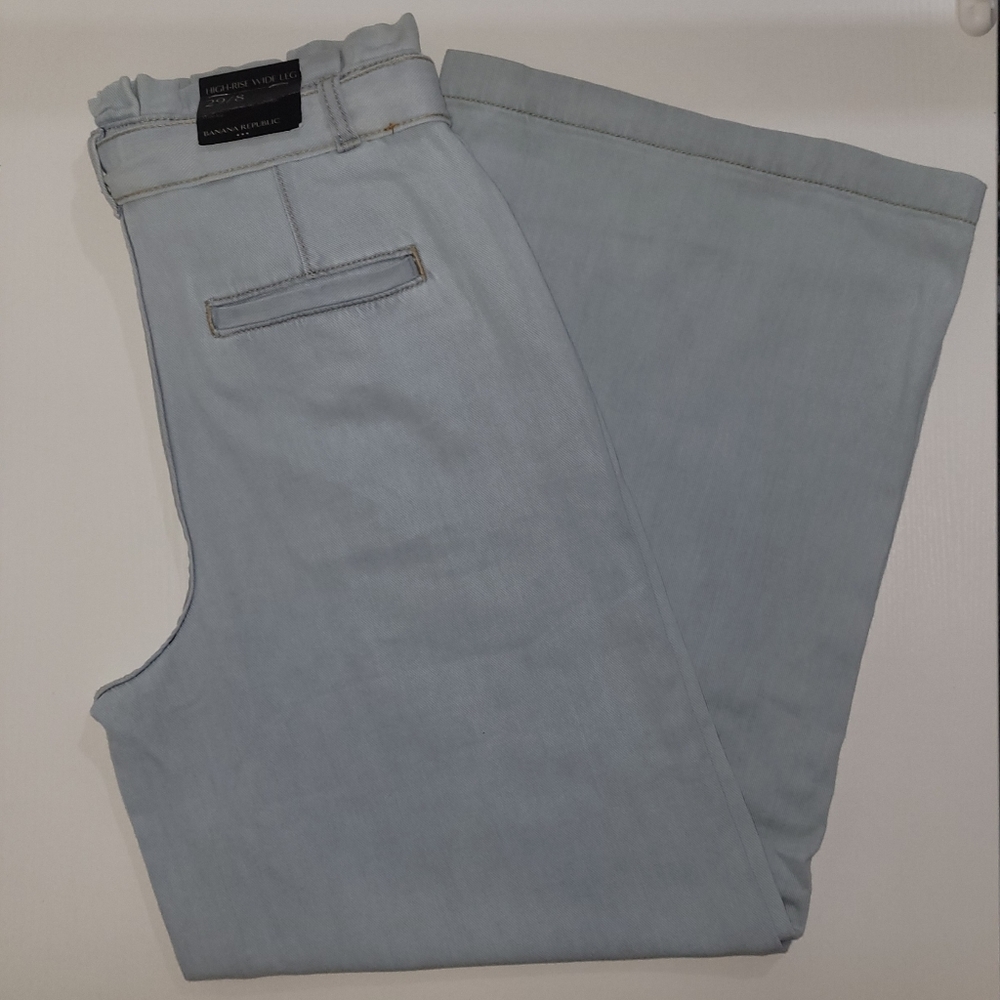 Banana Republic Factory Size 8 Light Wash High Rise Wide Leg Jeans!